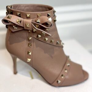 WOW VALENTINO BOOTIES! These Are In Pristine Condition! Butter Soft Leather.